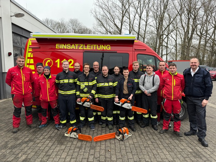 FW-WRN: Erfolgreicher Motorsägenlehrgang der Freiwilligen Feuerwehr Werne