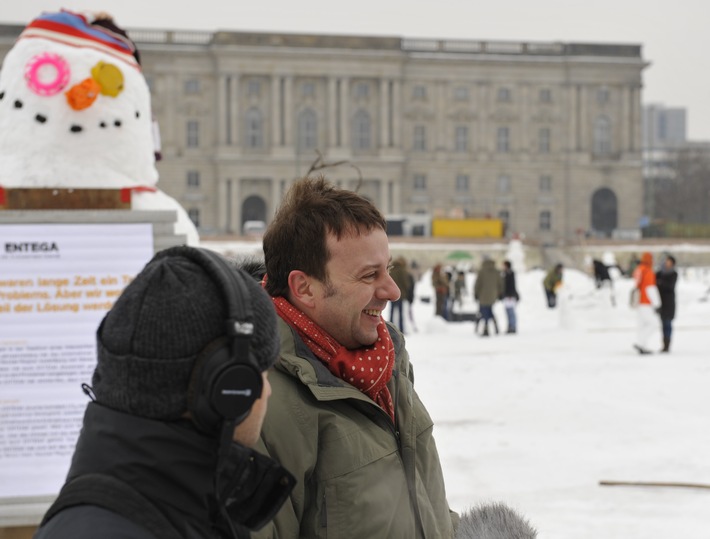 Schneemann-Demonstration auf Berliner Schlossplatz gestartet: Schneemänner demonstrieren gegen den Klimawandel (mit Bild)