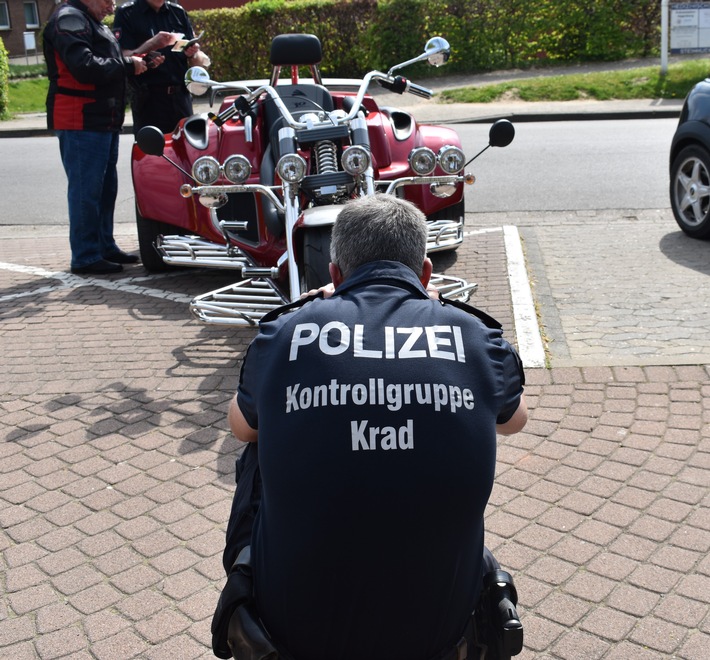 POL-NI: Stadthagen/Hagenburg: Schwerpunktkontrolle Motorradverkehr - Polizei kontrolliert insgesamt 114 Fahrzeuge