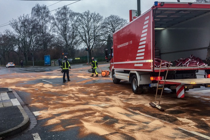 FW-BO: 200 Quadratmeter Ölspur nach Verkehrsunfall