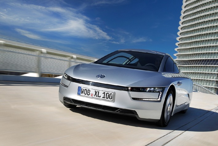 Volkswagen Modelloffensive auf dem Genfer Auto-Salon: sechs neue Golf, neuer Jetta Hybrid, neuer XL1 und neuer cross up! (BILD)