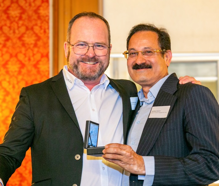 LAUDA Presents the Dr.-Rudolf-Wobser-Medal to Indian Partner Sandeep Sawant