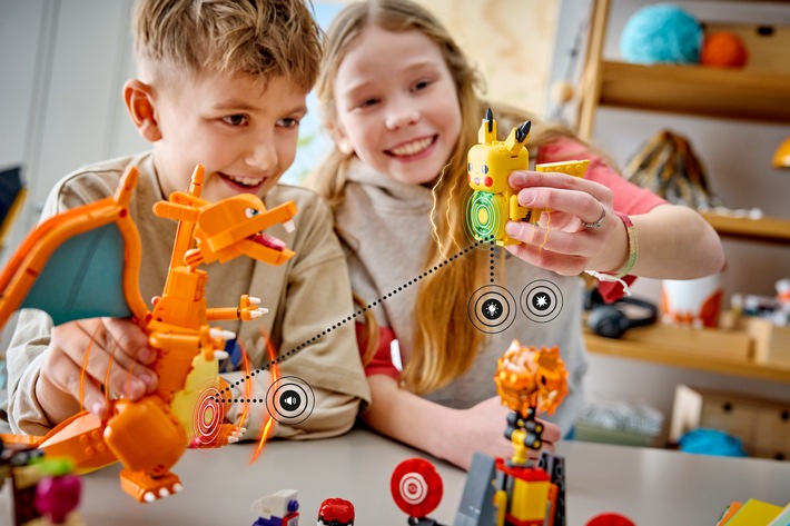LEGO® Pokémon(TM) SMART Play / Weiterer Text über ots und www.presseportal.de/nr/65052 / Die Verwendung dieses Bildes für redaktionelle Zwecke ist unter Beachtung aller mitgeteilten Nutzungsbedingungen zulässig und dann auch honorarfrei. Veröffentlichung ausschließlich mit Bildrechte-Hinweis.