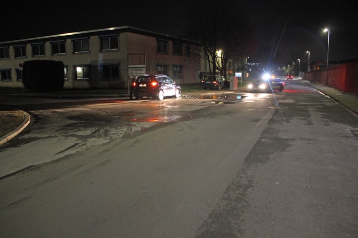 POL-ME: Verkehrsunfall mit hohem Sachschaden - Ratingen - 2002013