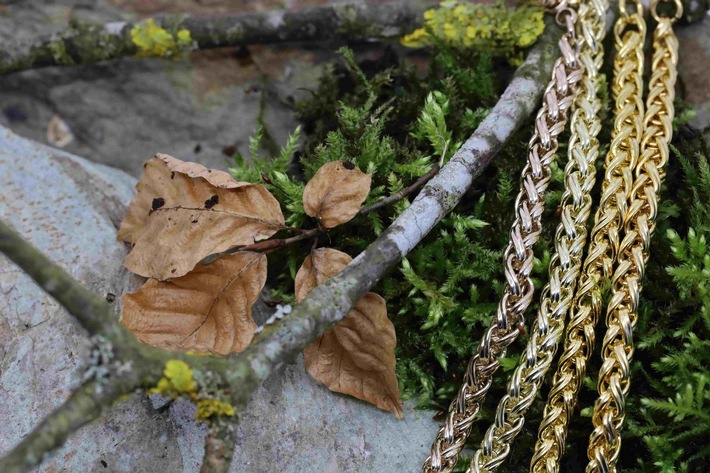 Strahlend wie Herbstgold: Rhodium und vergoldeter Schmuck für den goldenen Herbst