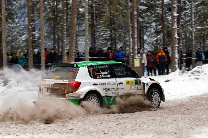 SKODA Piloten Lappi/Ferm führen die Rallye Lettland an, Wiegand/Christian auf Platz fünf (FOTO)
