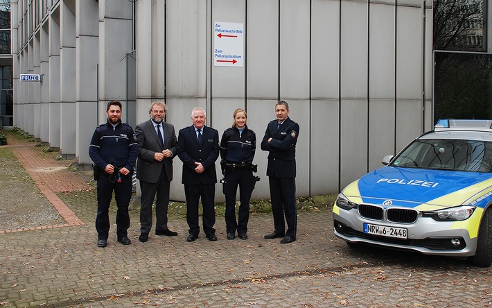 POL-D: Neuer vorübergehender Standort für die Polizeiwache Bilk - Polizeipräsident Norbert Wesseler begrüßt die Kolleginnen und Kollegen im ehemaligen Innenministerium