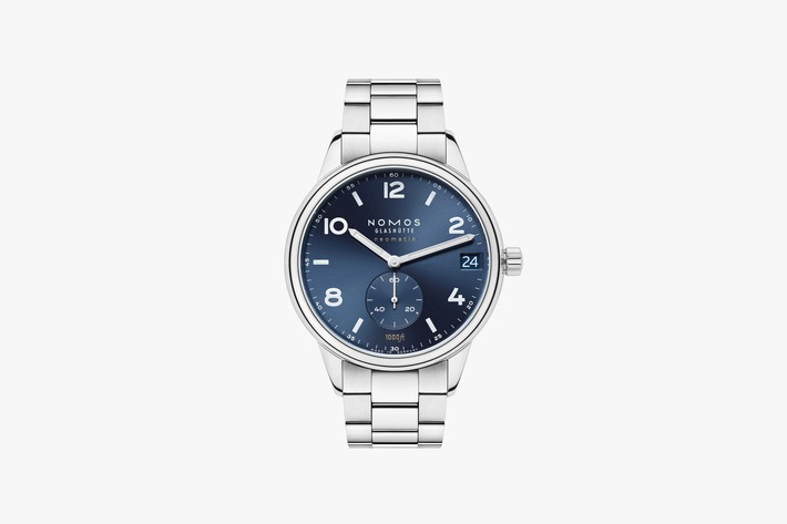 The new NOMOS model Club Sport blue