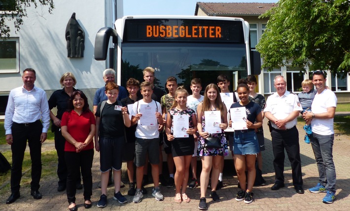 POL-WOB: Elf neue Busbegleiter in der Eichendorffschule