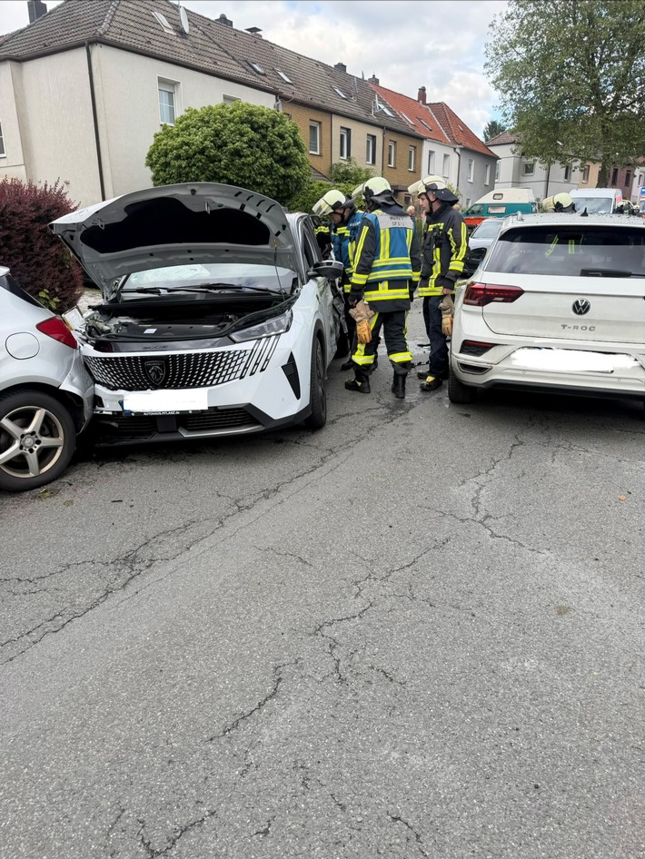 FW-BO: Verkehrsunfall mit fünf beteiligten Pkw auf der Bergener Straße