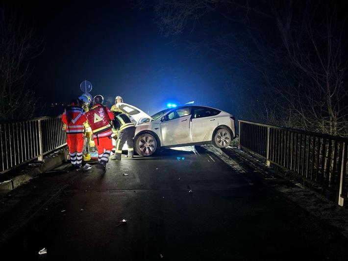 POL-COE: Olfen, K8/ Unfall auf der Steverbrücke