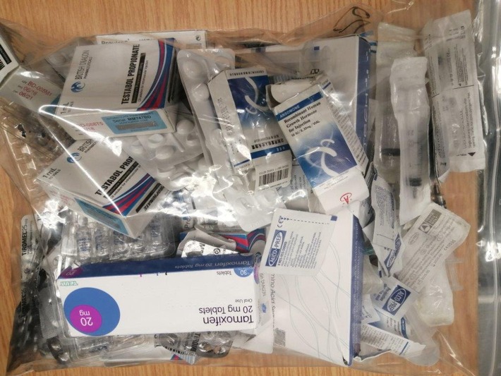 Bundespolizeidirektion München: Brite mit Tüte voller Dopingmittel erwischt