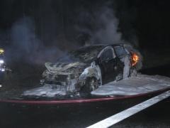 POL-HRO: Toyota brennt auf BAB 24 aus