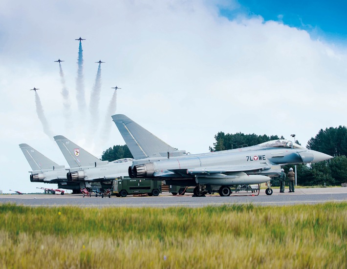 Eurofighter sichern Luftraum während des Weltwirtschaftsforums 2015 in Davos