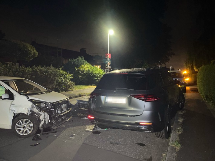 POL-RBK: Bergisch Gladbach - 27-Jähriger leistet nach Verkehrsunfall unter Alkoholeinfluss Widerstand