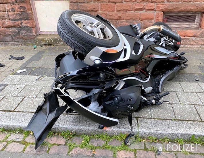 POL-PPWP: Kettenreaktion bei Unfall - zwei Schwerverletzte