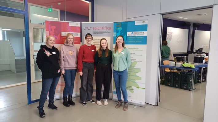 Bremerhavener Studentinnen netzwerken bei der meccanica feminale in Stuttgart
