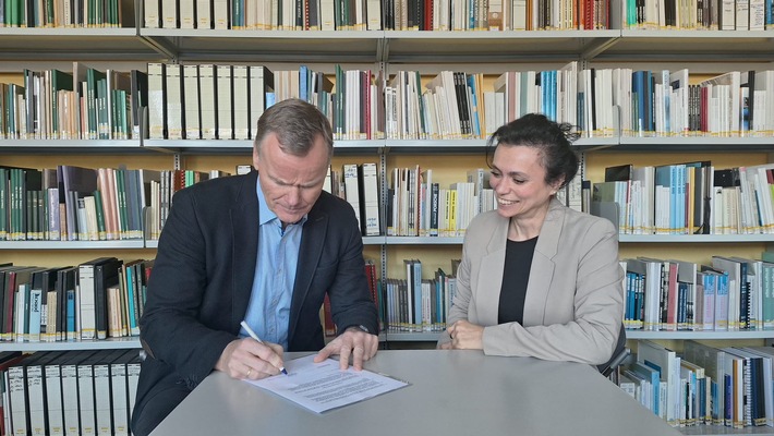 POL-WOB: Stärkung der Zusammenarbeit: Kooperationsvertrag unterzeichnet