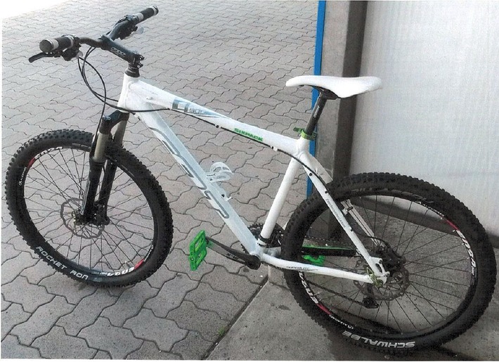 POL-PPWP: Kaiserslautern: Fahrräder aus Garage geklaut