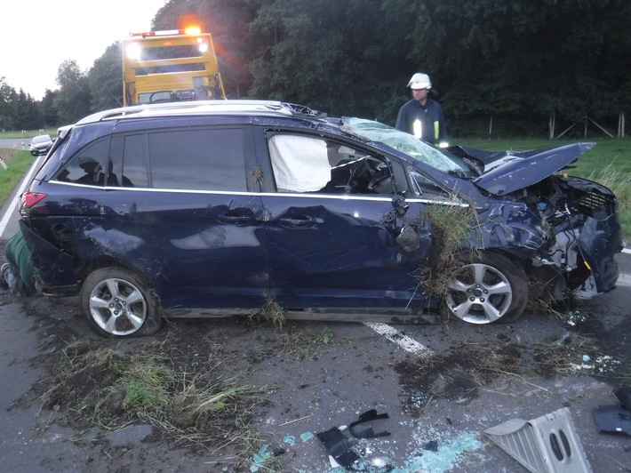 POL-DN: Schwerer Verkehrsunfall in Raffelsbrand