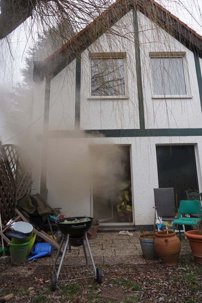 POL-ME: Brand in Einfamilienhaus fordert hohen Sachschaden - Ratingen- 2102001