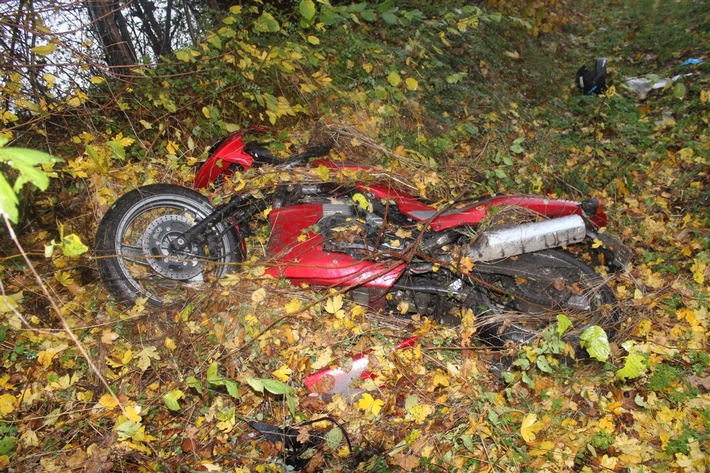 POL-DN: Motorradfahrer schwer verletzt