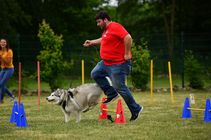 Hund UND Herrchen im Kilokampf! Neue Reality-Doku "Mein Hund, die Kilos und ich" ab Sonntag, 16. August 2020, in SAT.1