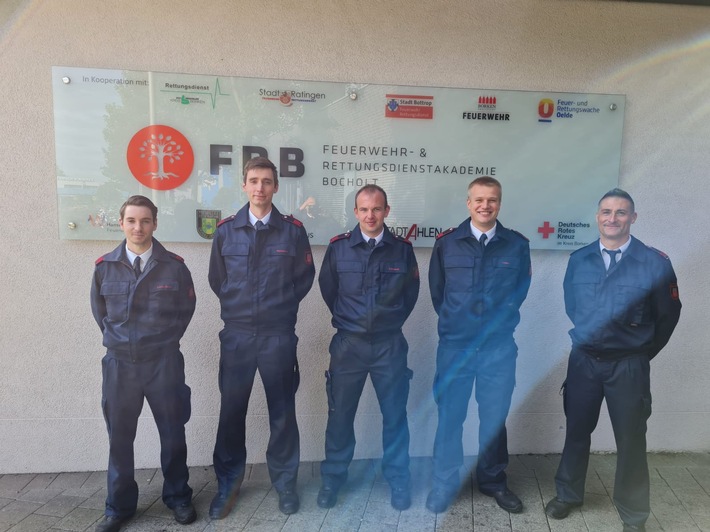 FW Ratingen: Brandmeister werden Notfallsanitäter - Weiterqualifizierung gestartet