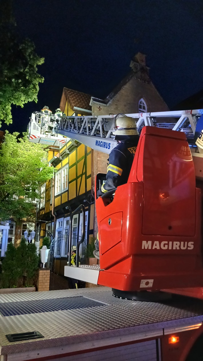 FW Celle: Zwei Einsätze innerhalb von drei Stunden in der Celler Altstadt