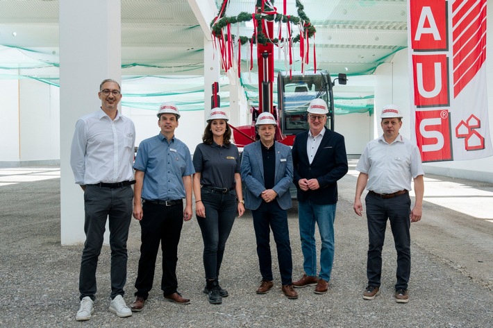 BAUHAUS feiert Richtfest für neues Fachcentrum in Nagold