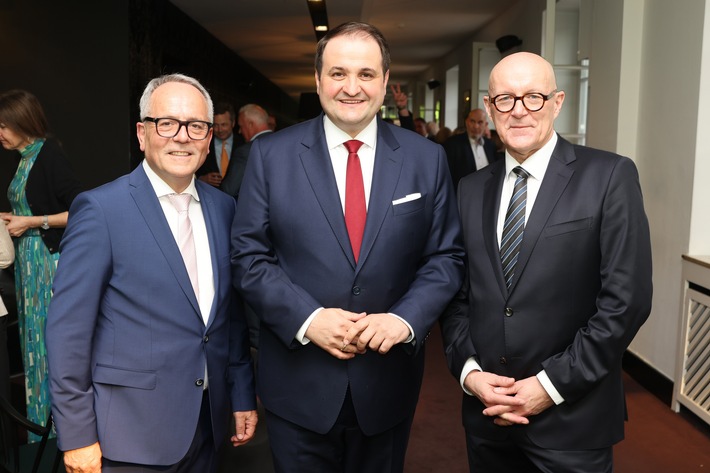 NRW fördert digitale Transformation regionaler Verlage - Projekt Local_Vocal entwickelt mit KI-Einsatz neue lokale Angebote für junge Zielgruppen