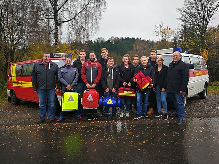 FW-OE: Feuerwehr und DLRG bei gemeinsamen Lehrgang