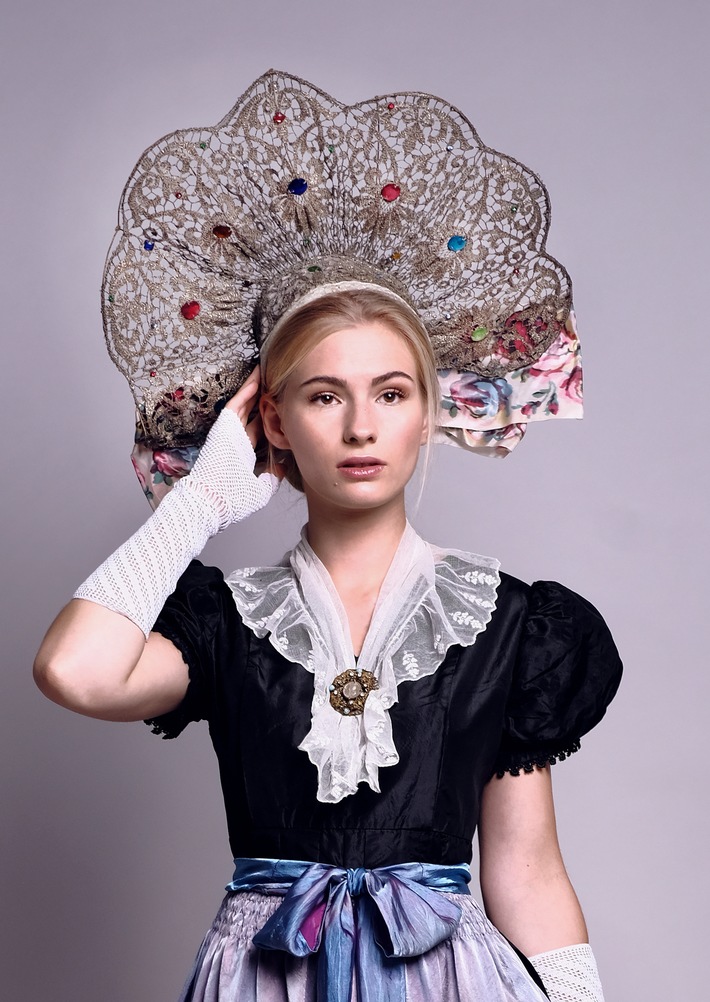 Sonderausstellung im Liechtensteinischen Landesmuseum "Glanz im Fluss der Zeit - Ländlicher Schmuck und Tracht im Lebenslauf"