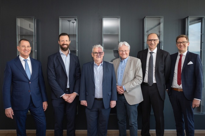 RHEACELL und AOP Health: Strategische Allianz für neuartige Therapien für Krankheit der Schmetterlingskinder und chronisch-venöse Wunden