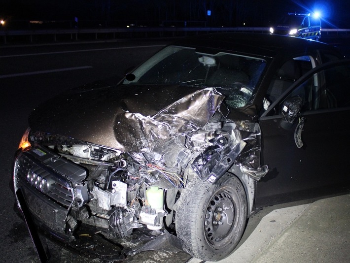 POL-MI: Unfallflucht: Zwei Autofahrerinnen bei Unfall auf der B 65 verletzt