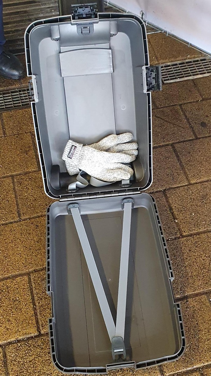 BPOLI MD: Abgestellter Koffer führt zum Einsatz von Sprengstoffspürhund Nike