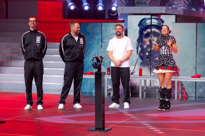 Hilfe oder Hindernis? Steven Gätjen spielt erstmals mit Joko & Klaas gegen ProSieben, Musikerin Nina Chuba übernimmt die Moderation