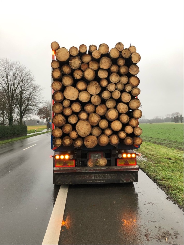 POL-BOR: Vreden - Holztransporter vorsätzlich überladen