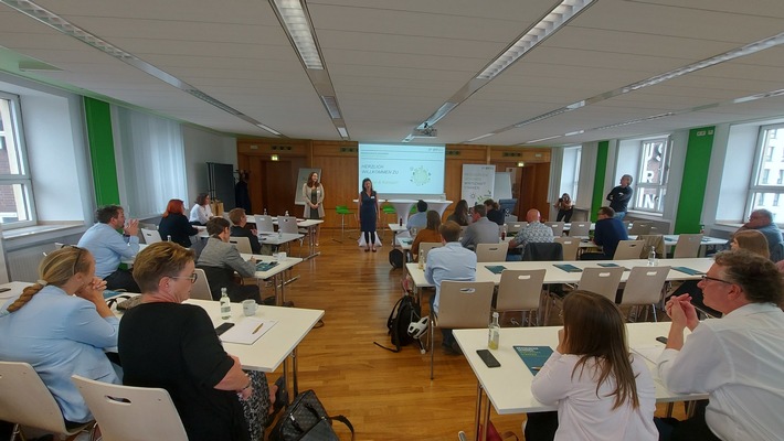 Effizienz-Agentur NRW lud zur Veranstaltung „Handel &amp; Konsum“ in das Haus der Technik nach Essen ein – Thema „Ressourceneffizienter Handel“