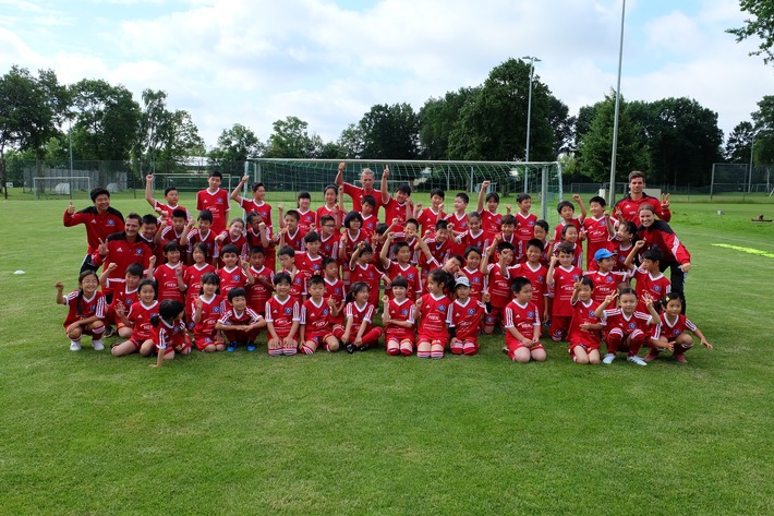 HSV-Presseservice: Auf zu neuen Zielen: HSV eröffnet Fußballschule in China