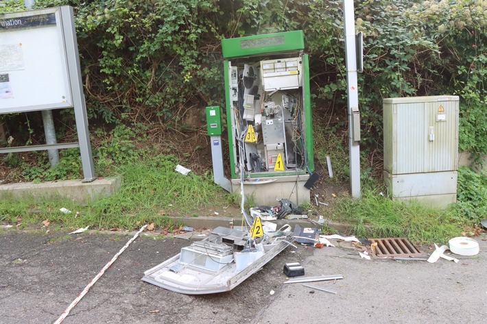 POL-DU: Rheinhausen: Fahrkartenautomat gesprengt - Polizei sucht Zeugen