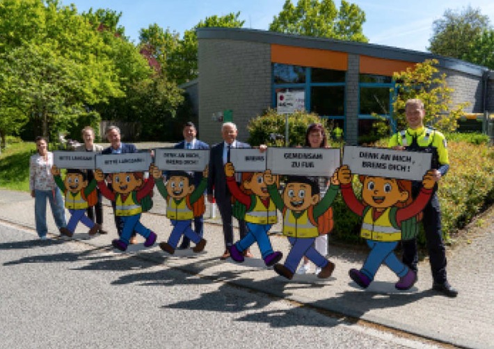 POL-VIE: Feierliche Übergabe der neuen Vekehrshelden in Viersen