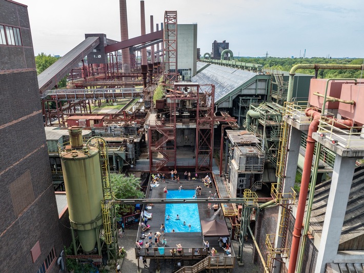 Werksschwimmbad Zollverein: Coolster Pool der Welt offiziell eröffnet / Badesaison auf dem UNESCO-Welterbe Zollverein gestartet