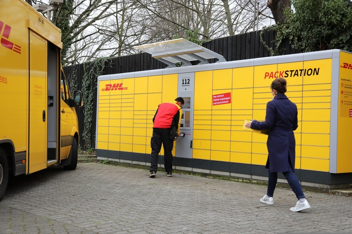 PM: 20 Jahre Packstation Ein gelber Automat revolutioniert den Empfang und Versand von Paketen