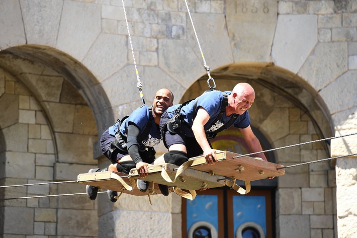 Ex-Fußballer im Höhenrausch: Scheitern Mario Basler und David Odonkor an der Raupe? "Fort Boyard" am 12. September 2018 um 20:15 Uhr in SAT.1