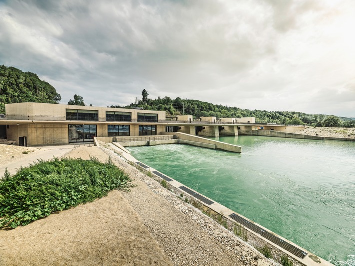 Wasserkraftwerk Hagneck /
Modernstes Flusskraftwerk der Schweiz geht in Betrieb