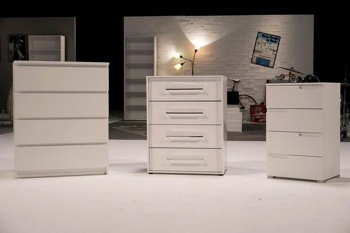 "ZDFzeit" testet "Ikea, Roller & Co." /  Anbieter nimmt nach "ZDFzeit"-Test mangelhaftes Regal aus dem Handel (FOTO)