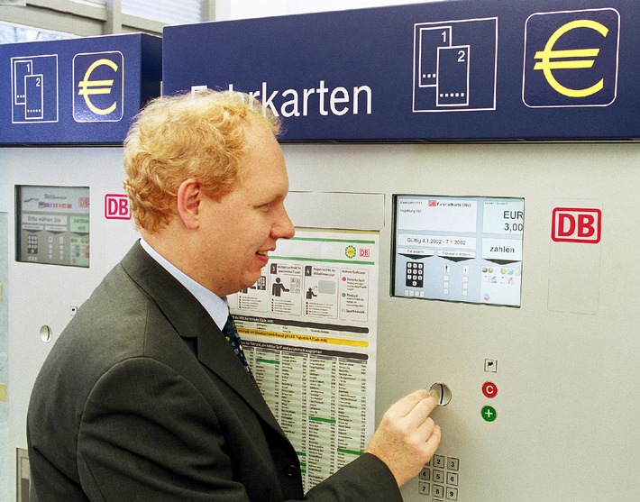 Bahn stellt Fahrkartenautomaten auf Euro um