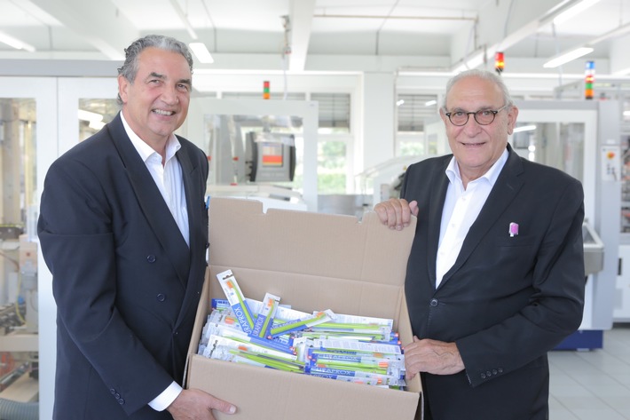Curaden AG produziert Zahnbürsten in der Schweiz