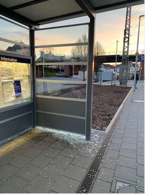 BPOL-KS: Vandalismusschaden im Bahnhof Kirchhain - Bundespolizei sucht Zeugen